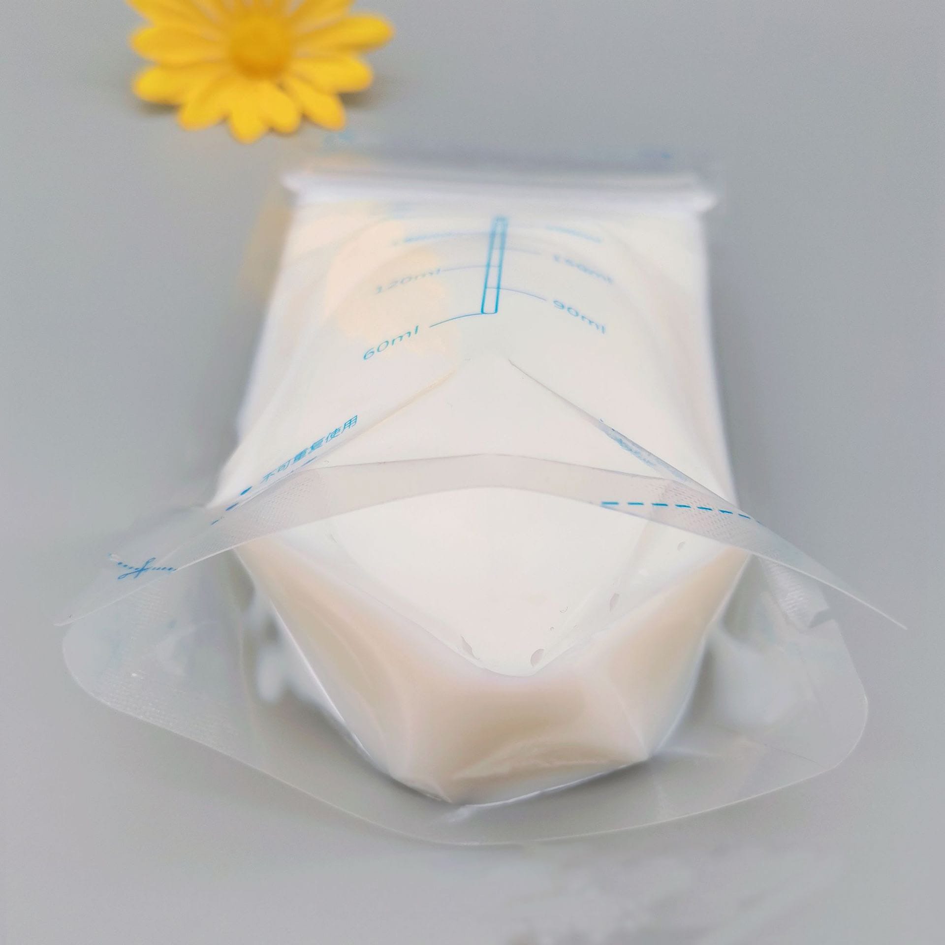 Custom Food Grade BPA Free Freezer Baby Silicone Food Pouch Reusable Cooler Thermal Insulated Fresh Breast Milk Storage Bag - Image 3